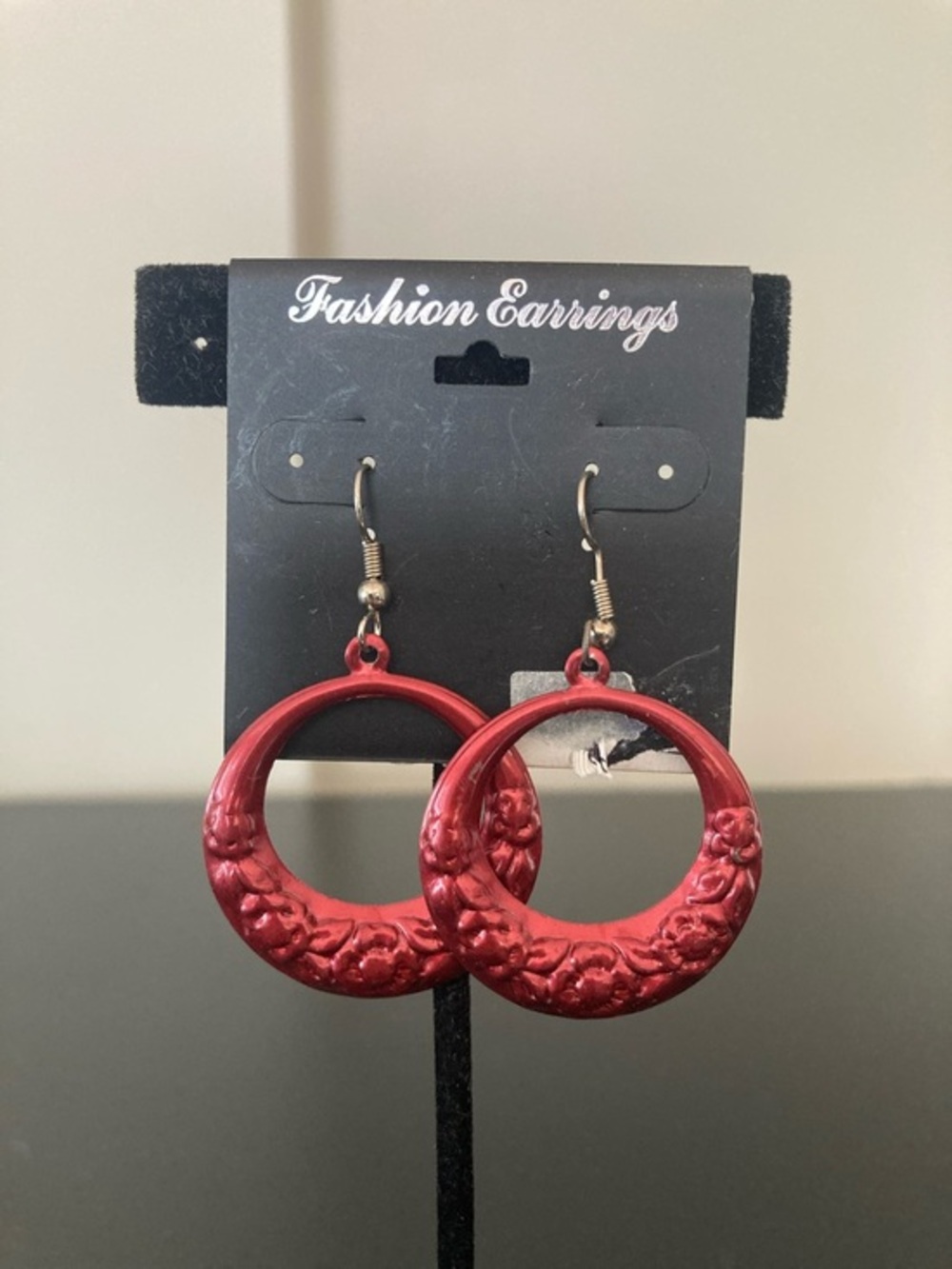 Fashion Jewelry Red Embossed Floral Hoop Earrings